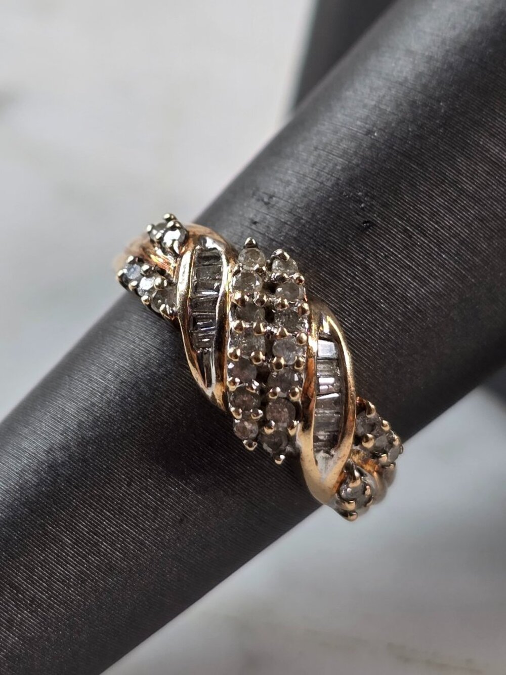 Womens Vintage Estate 10K Yellow Gold Modernist Diamond Ring 3.5g E5193